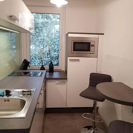 아파트 Velden - Right In The Center With Private Parking 벨덴암워스에르시