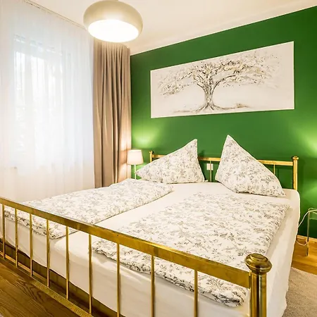 Velden - Right In The Center With Private Parking *