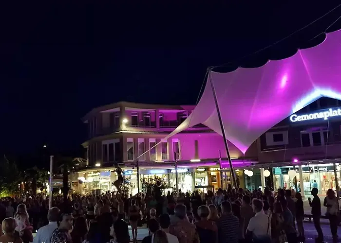 Velden - Spacious In A Right In The Center With Private Parking Lejlighed