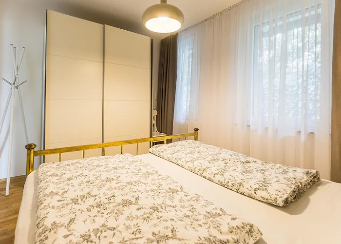 Velden - Spacious In A Right In The Center With Private Parking Lejlighed *