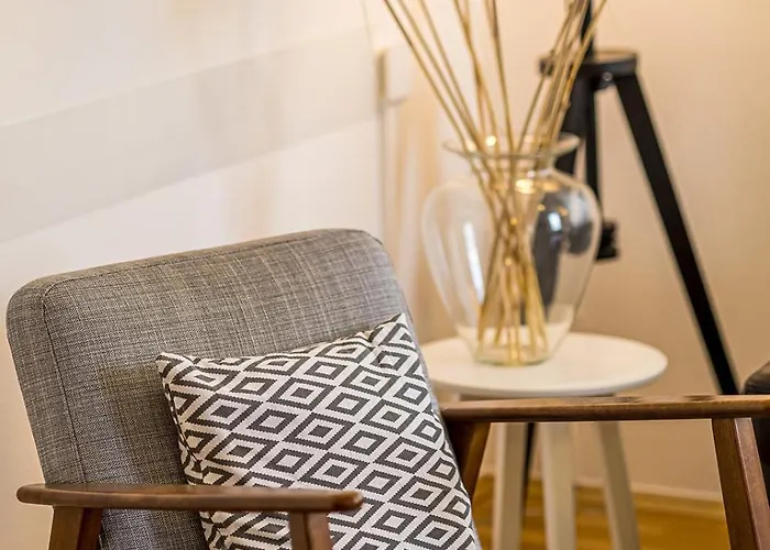 Apartamento Velden - Spacious In A Right In The Center With Private Parking Velden am Wörthersee